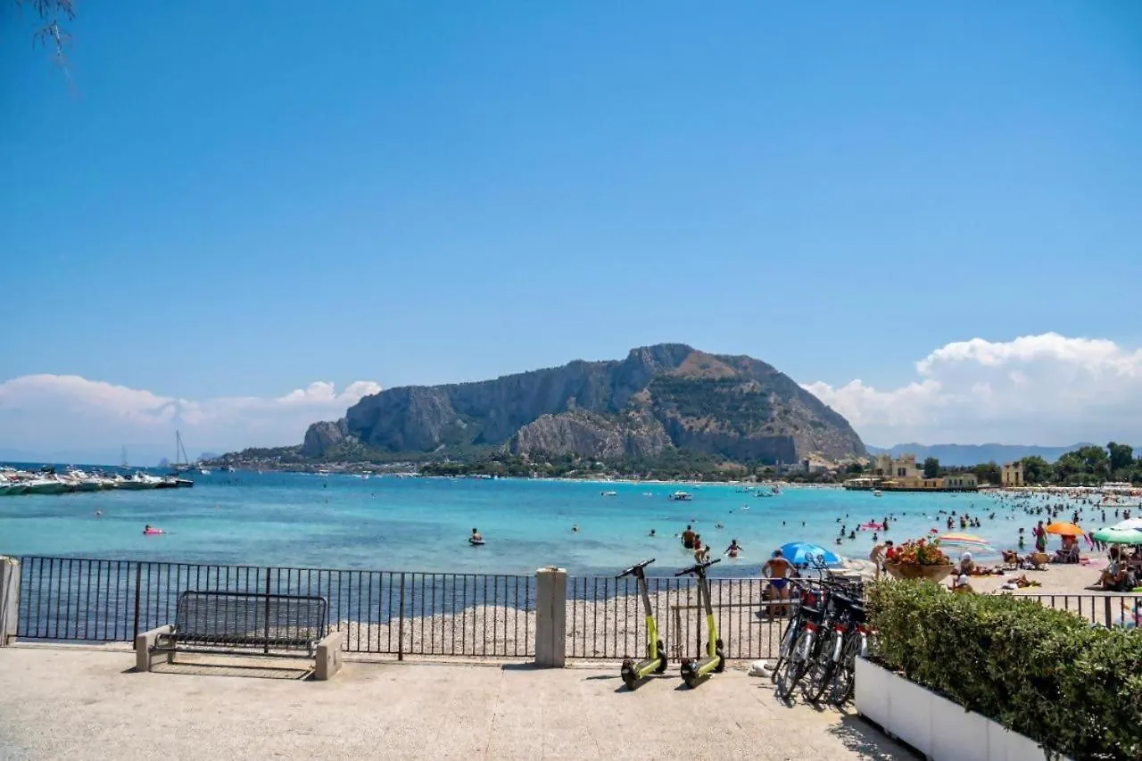 Le Case Di Sole Monolocale Mondello 0*,  Italy